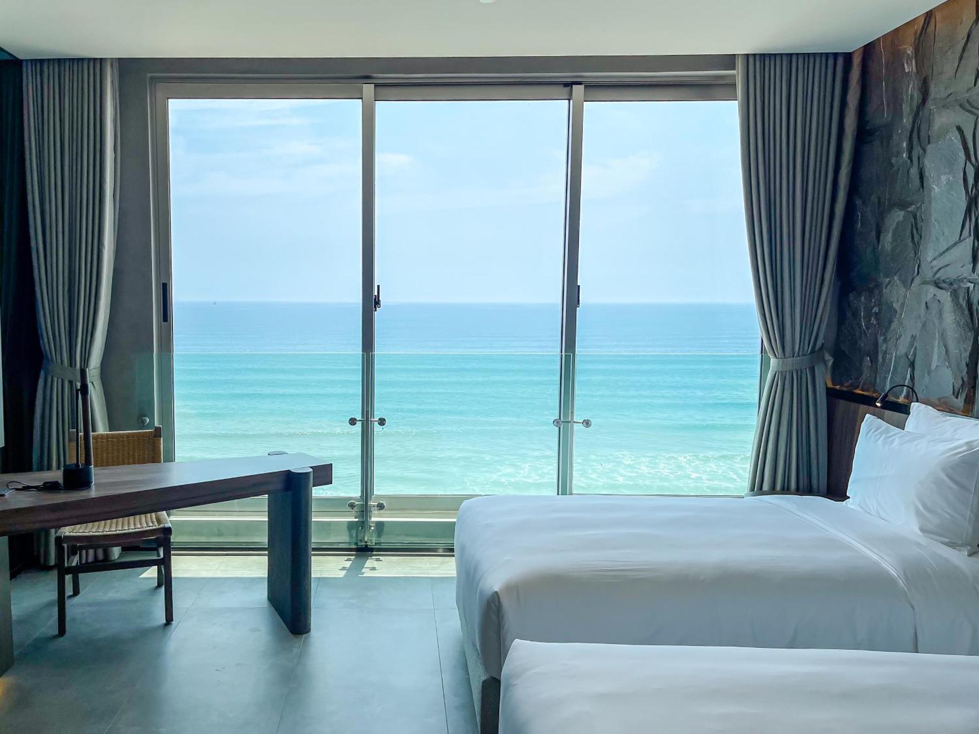 M Hotel Danang Exterior foto Deluxe Ocean View