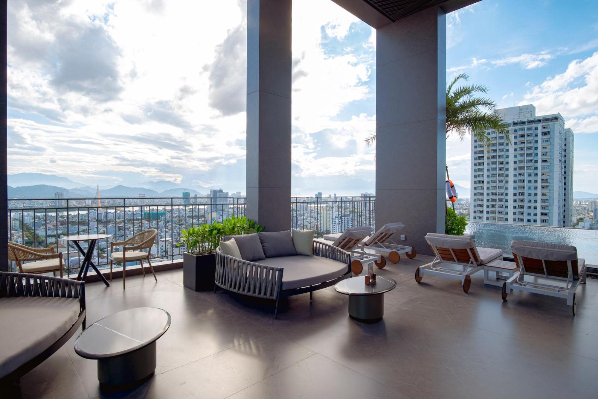 M Hotel Danang Exterior foto The Sky Bar