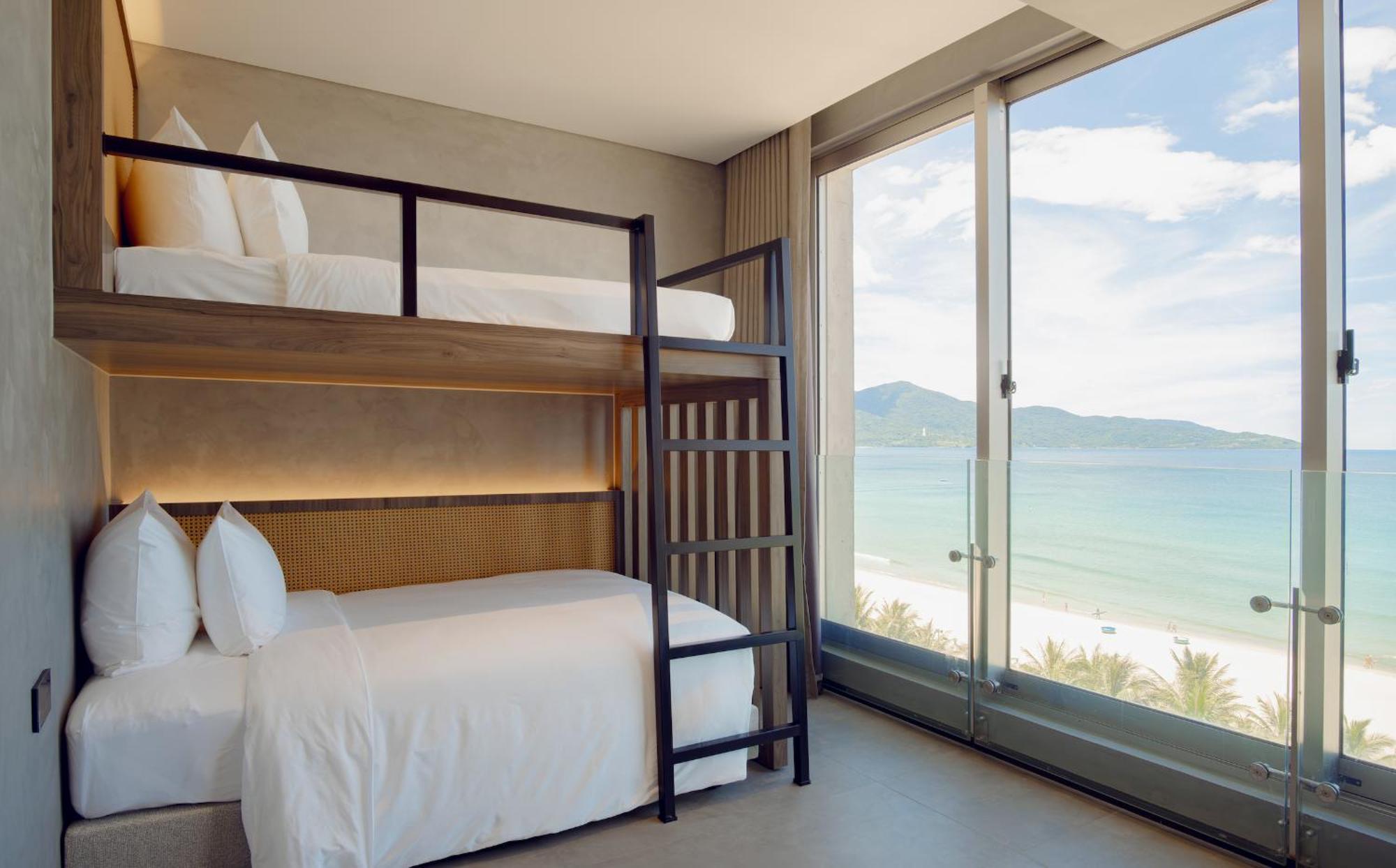 M Hotel Danang Exterior foto Family room with bunk beds