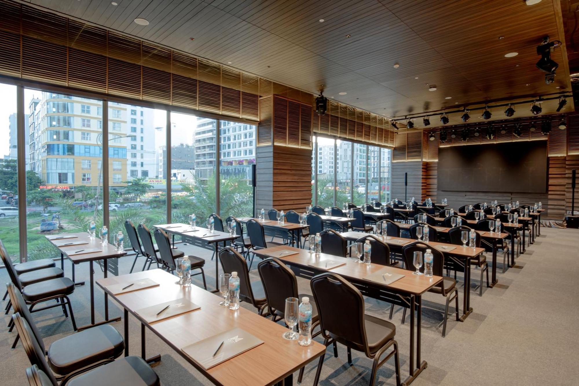 M Hotel Danang Exterior foto The Auditorium